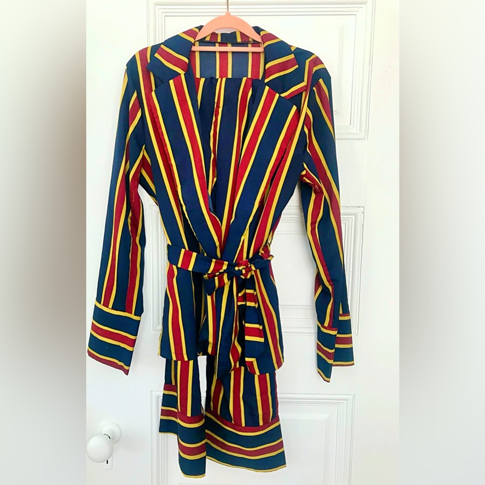Striped Belted Blazer With Pants size (L) Hugh Hefnereque Atire Very Lightweight